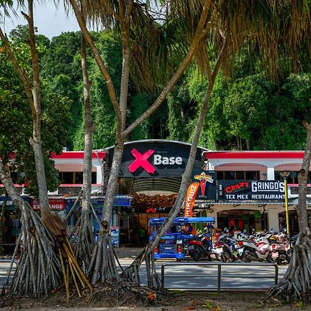Base Party Hostel Ao Nang Екстер'єр фото