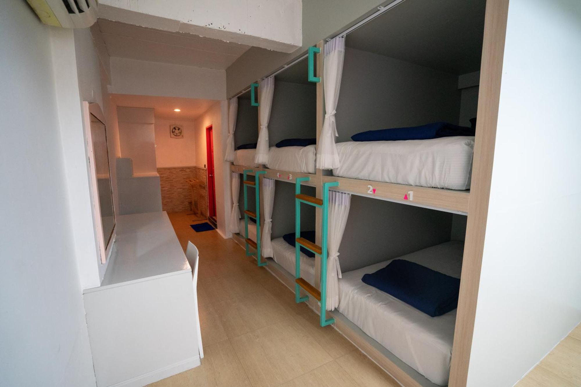Base Party Hostel Ao Nang Екстер'єр фото