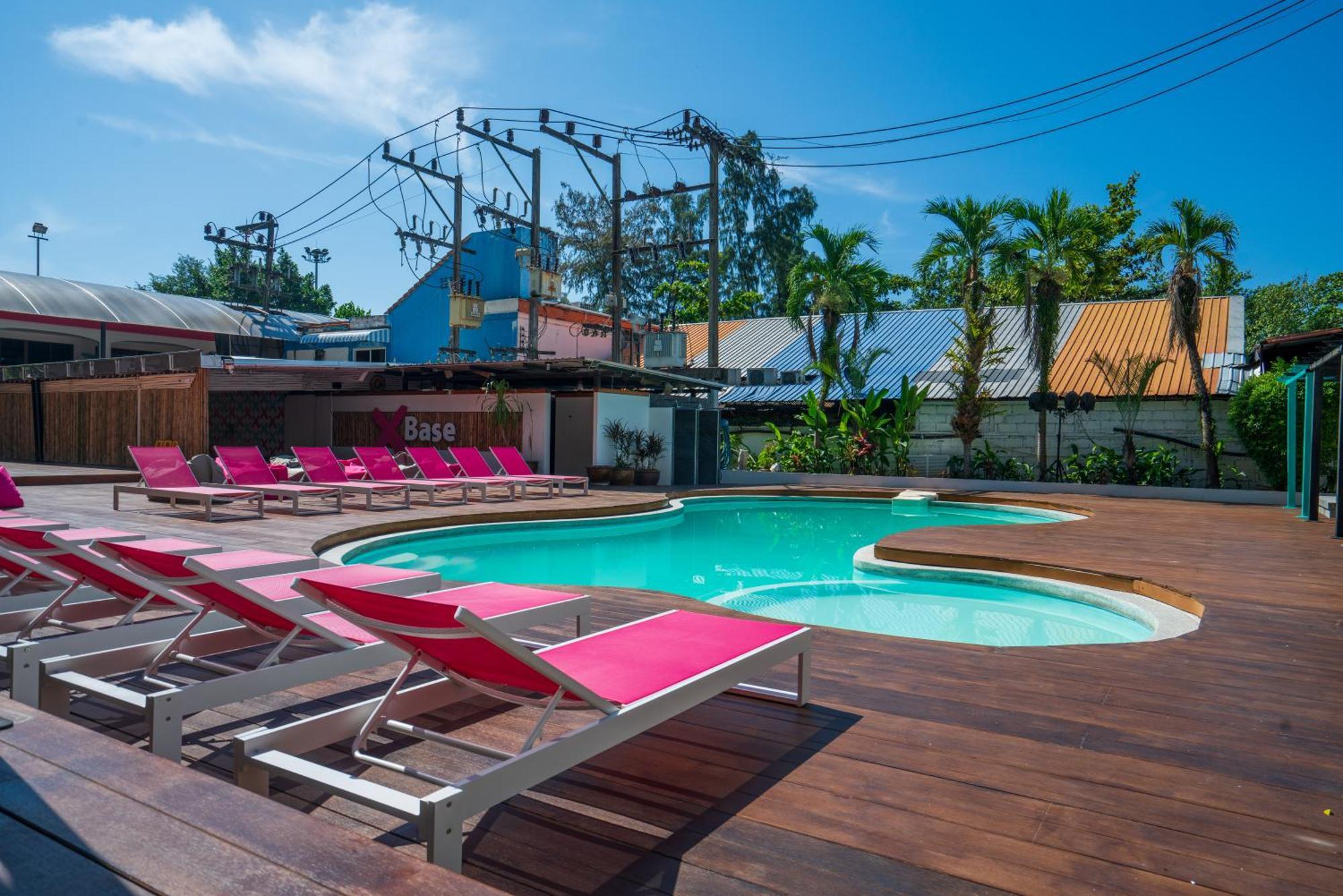 Base Party Hostel Ao Nang Екстер'єр фото