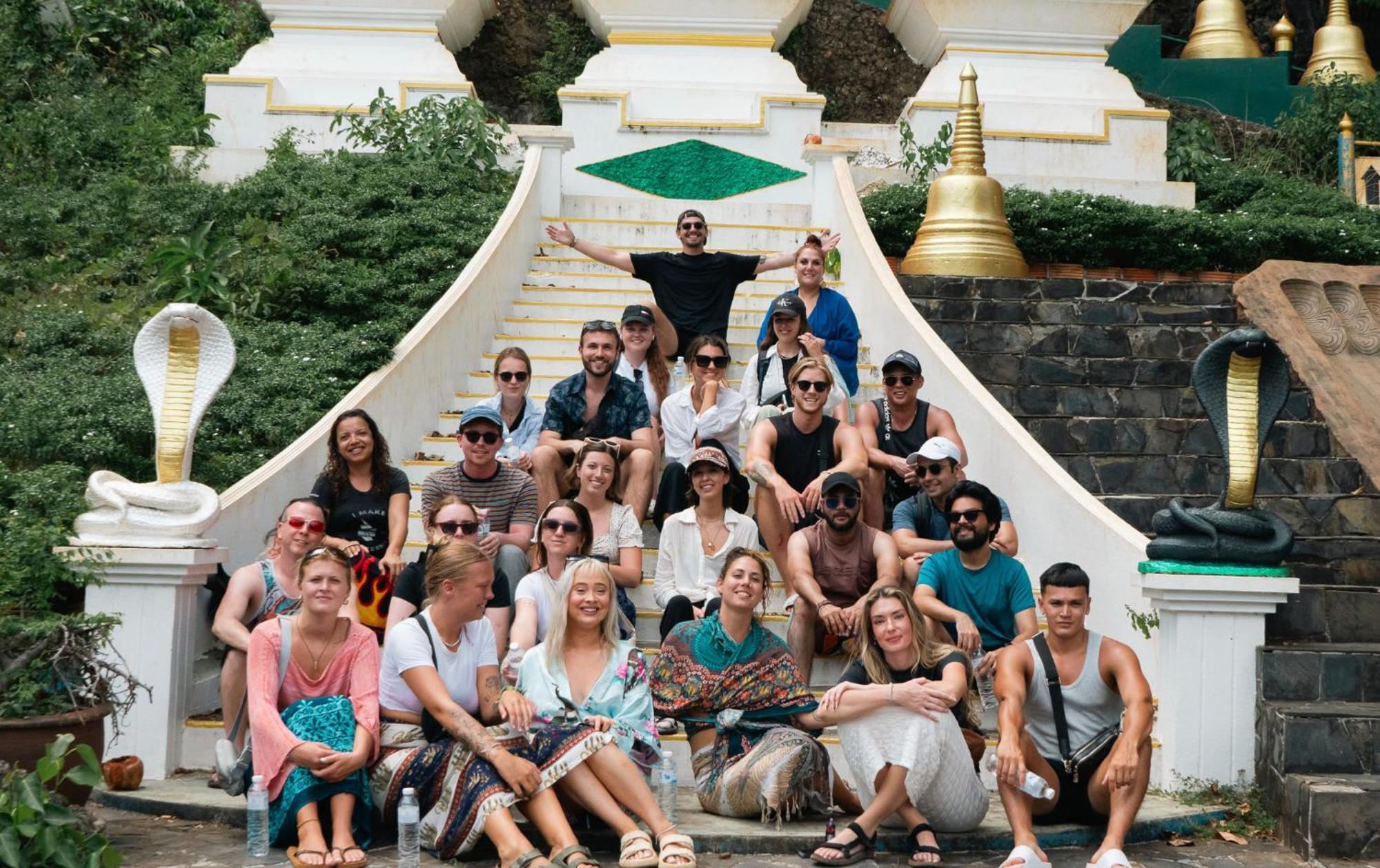 Base Party Hostel Ao Nang Екстер'єр фото