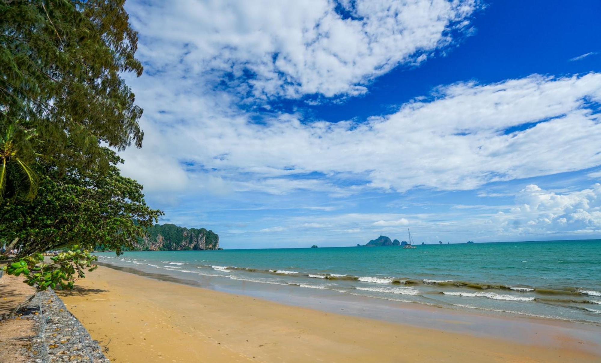 Base Party Hostel Ao Nang Екстер'єр фото