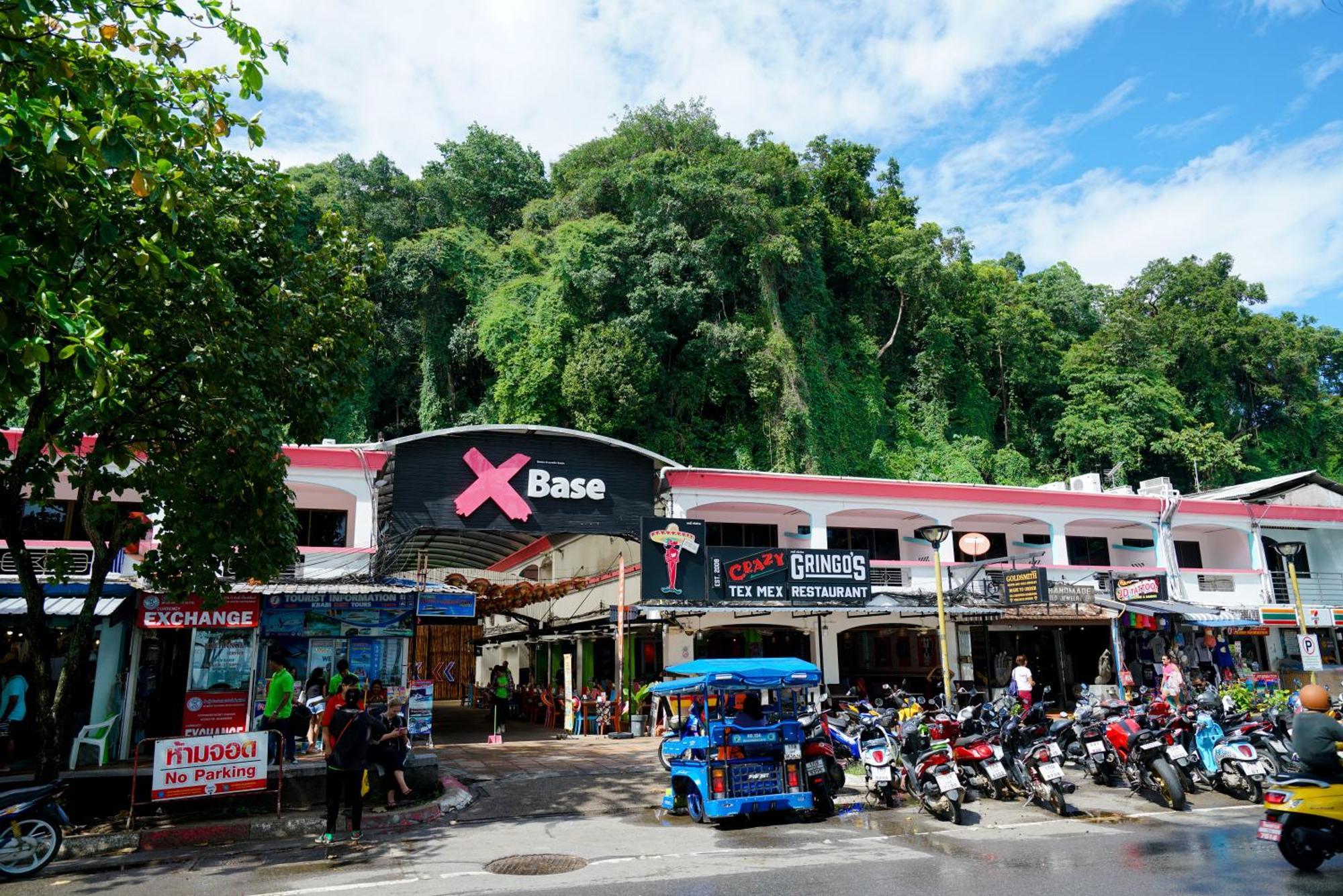 Base Party Hostel Ao Nang Екстер'єр фото