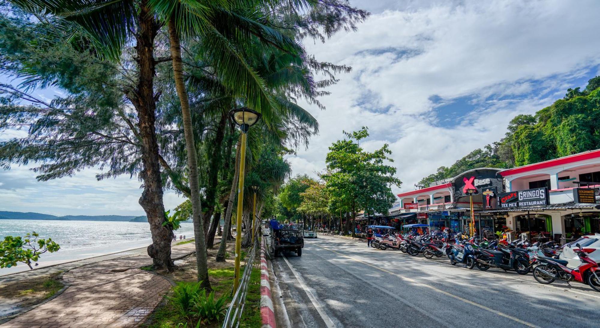 Base Party Hostel Ao Nang Екстер'єр фото